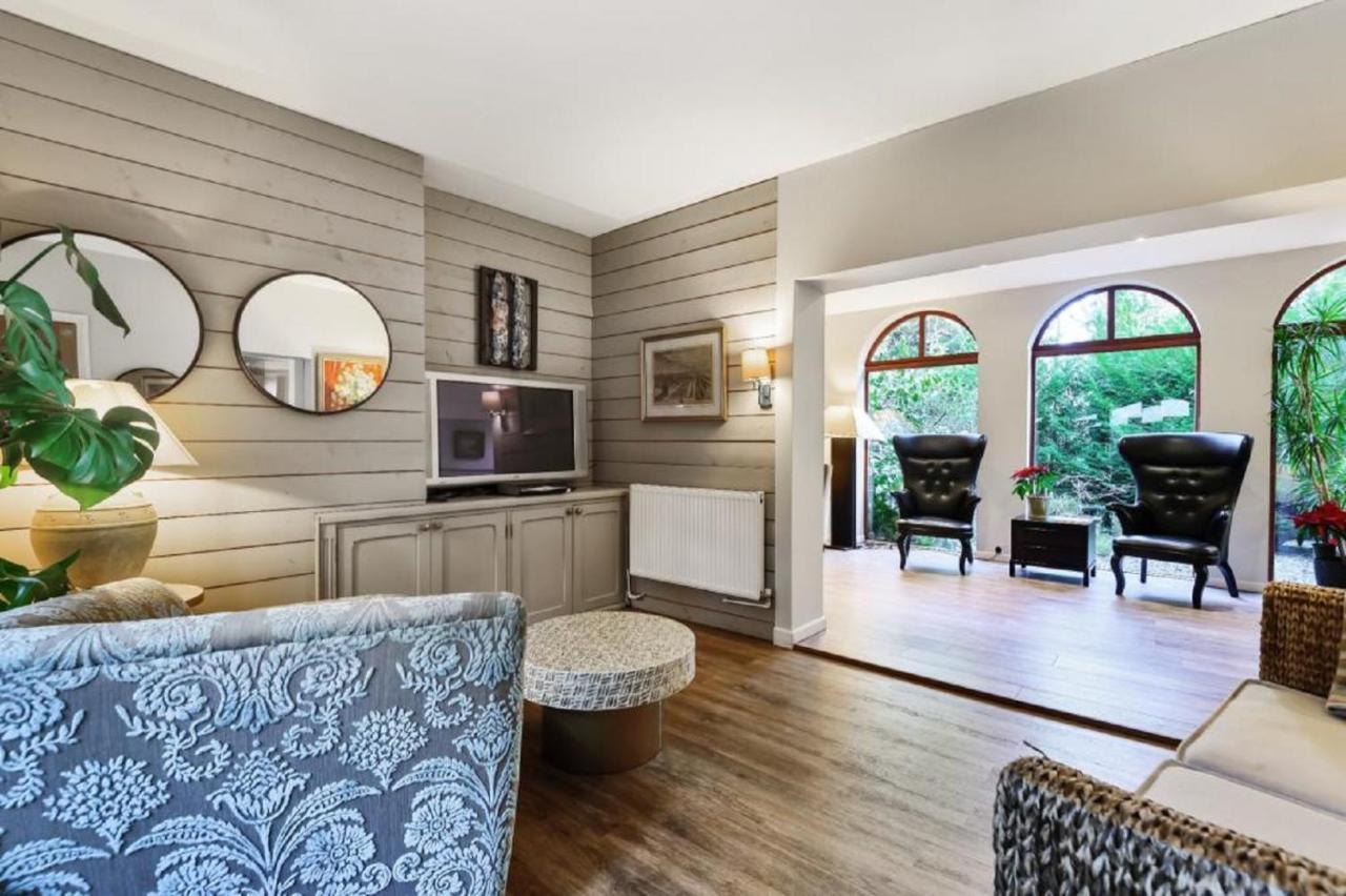Coach House Vila Woking Exterior foto