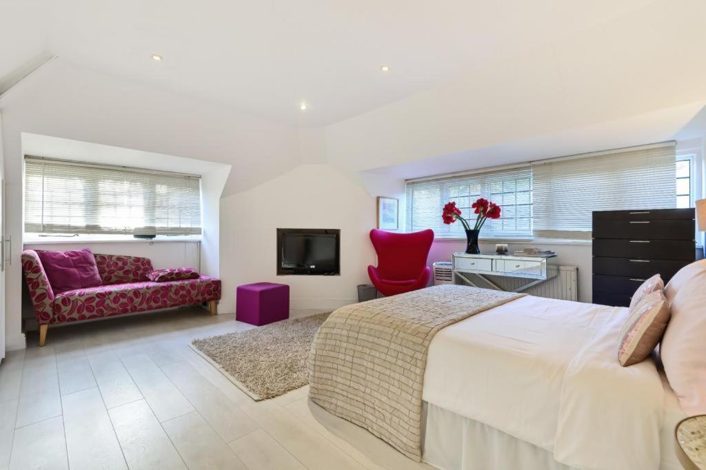 Coach House Vila Woking Exterior foto