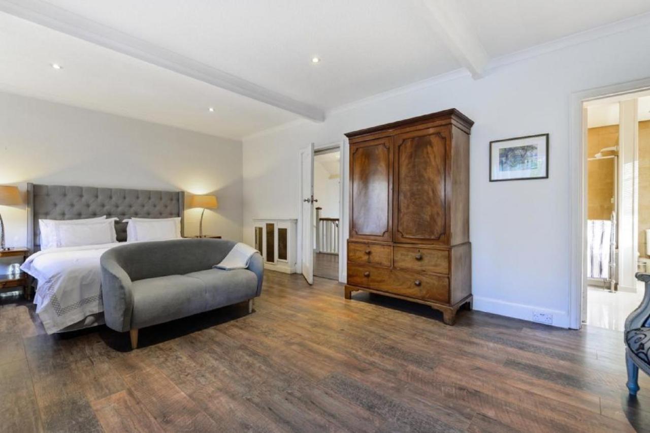 Coach House Vila Woking Exterior foto
