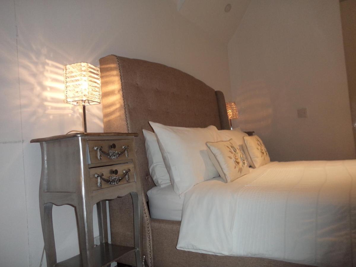 Coach House Vila Woking Exterior foto