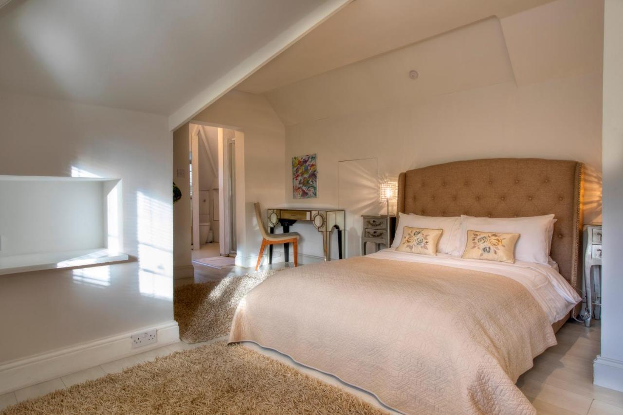 Coach House Vila Woking Exterior foto