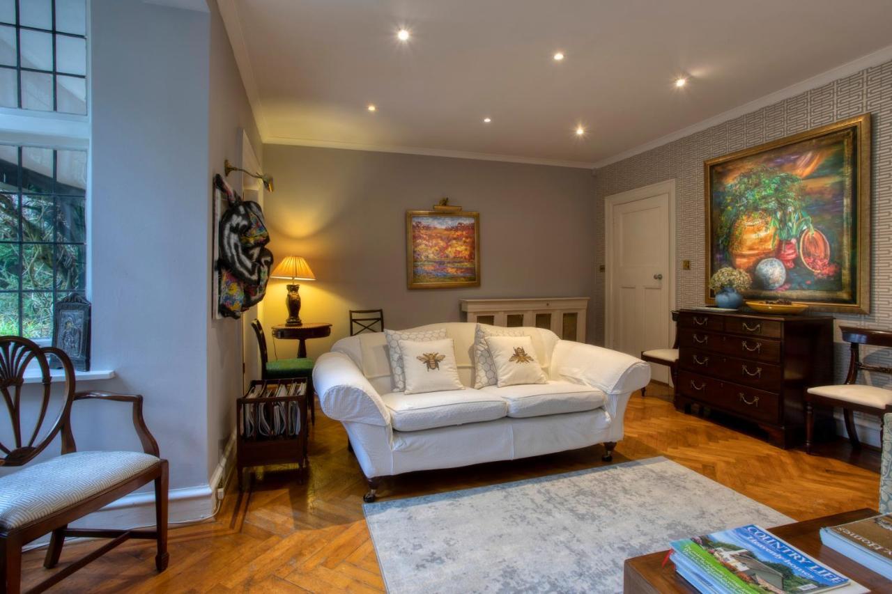 Coach House Vila Woking Exterior foto
